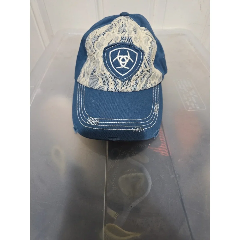 Ariat Ladies Western Cap Ivory Lace with Distressed Shield